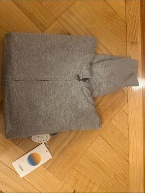 NWT Vuori Halo Mini Hoodie Long Pale Gray Heather Sz medium